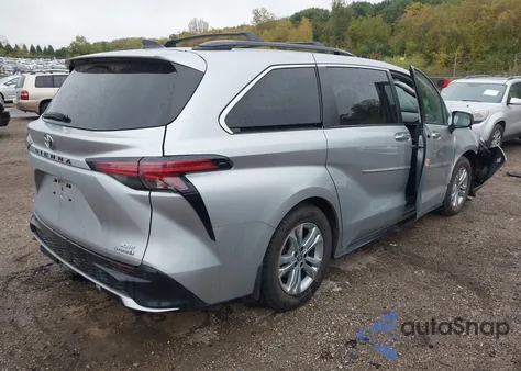 2021 Toyota Sienna Xse z USA, uszkodzony, nr VIN 5TDXSKFC5MS019989